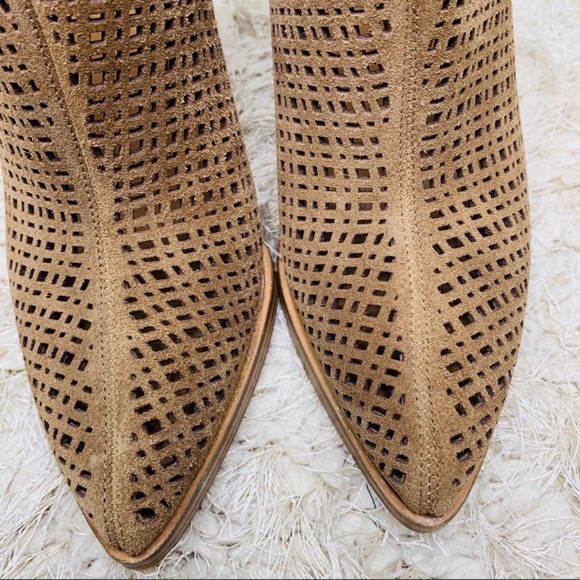 Marc Fisher | Arwen Heeled Booties - Picture 2 of 5